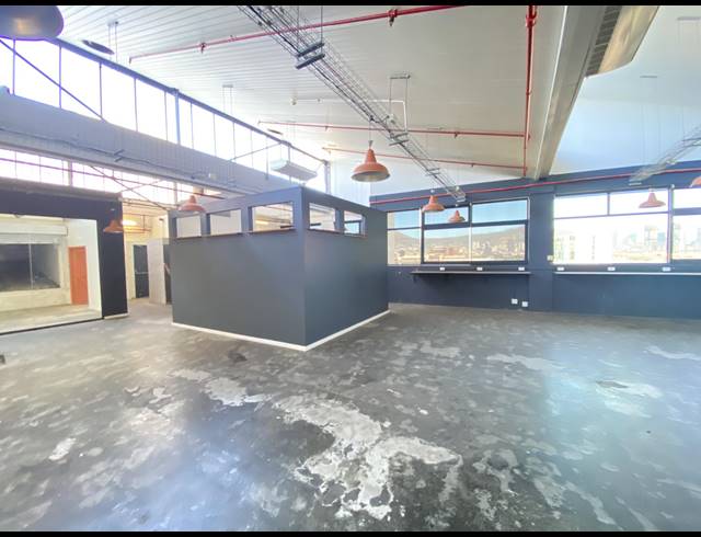 510M² OFFICE TO LET IN WOODSTOCK